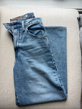 Levi's Women Light Blue Cinch Baggy Jeans